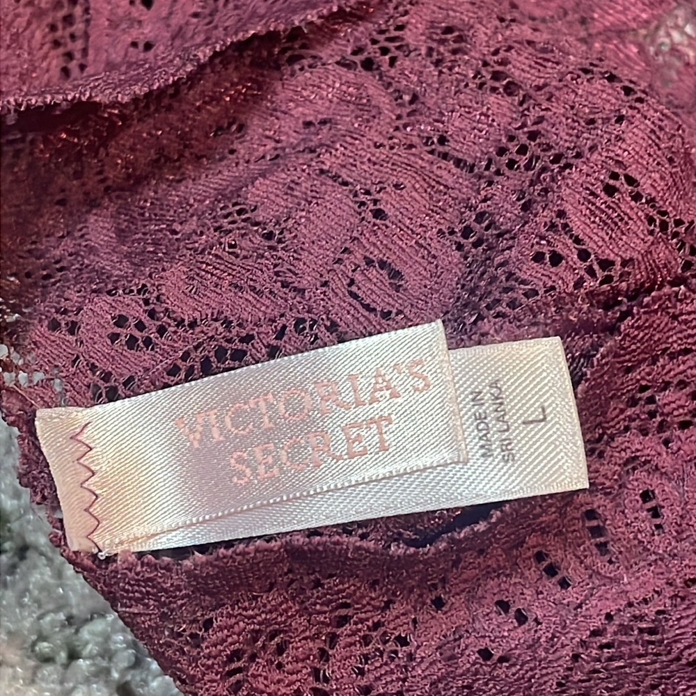 NWOT Vintage Victoria’s Secret Purple Lace Cheeky Panty Size Large - Picture 3 of 5
